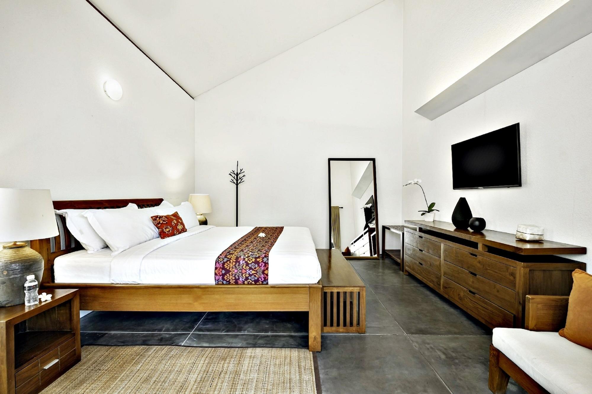 Four-Bedroom Villa with Pool,1212963841:JPEG