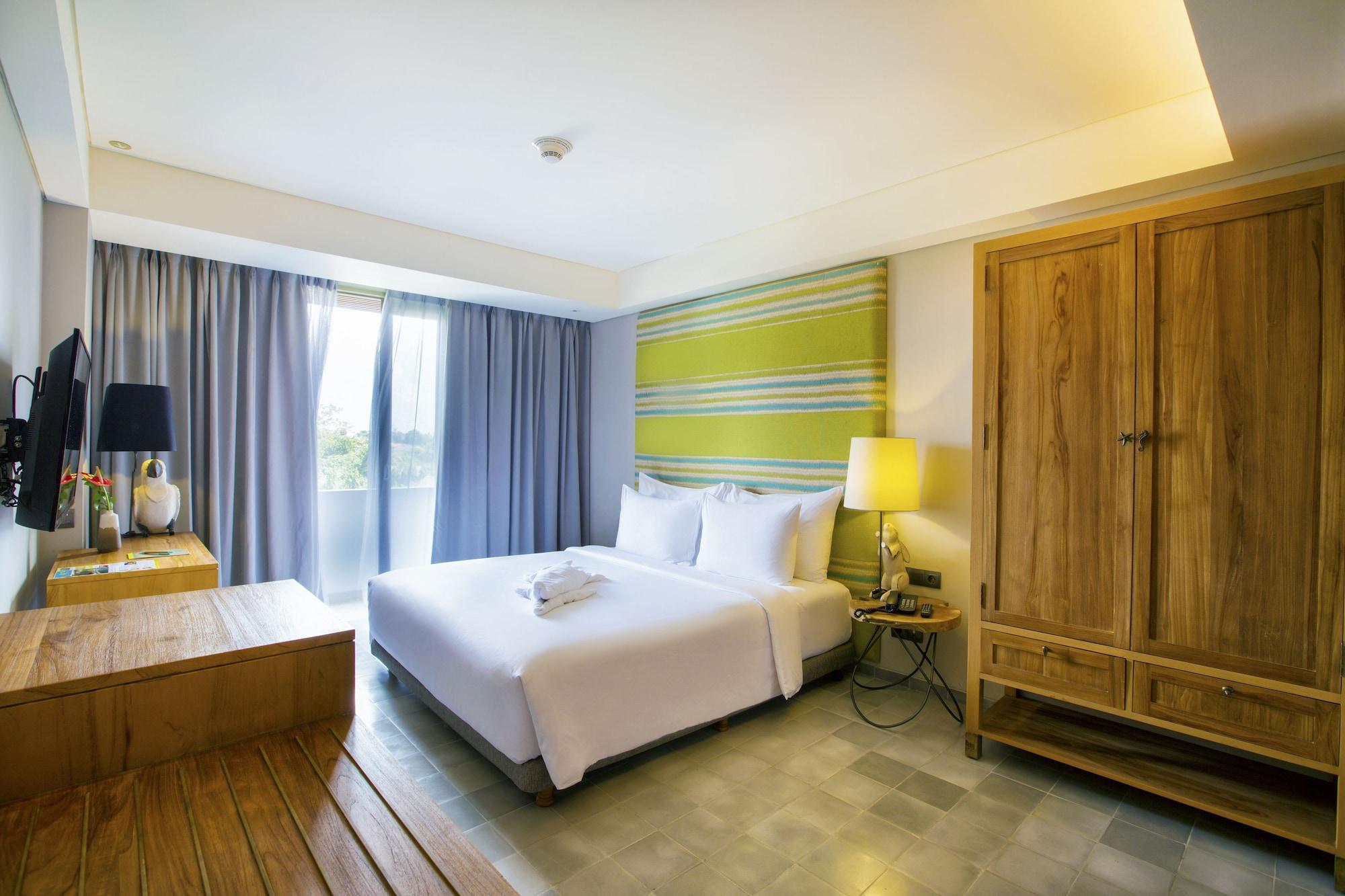 Deluxe Room with Balcony and Pool View - Complimentary Treats