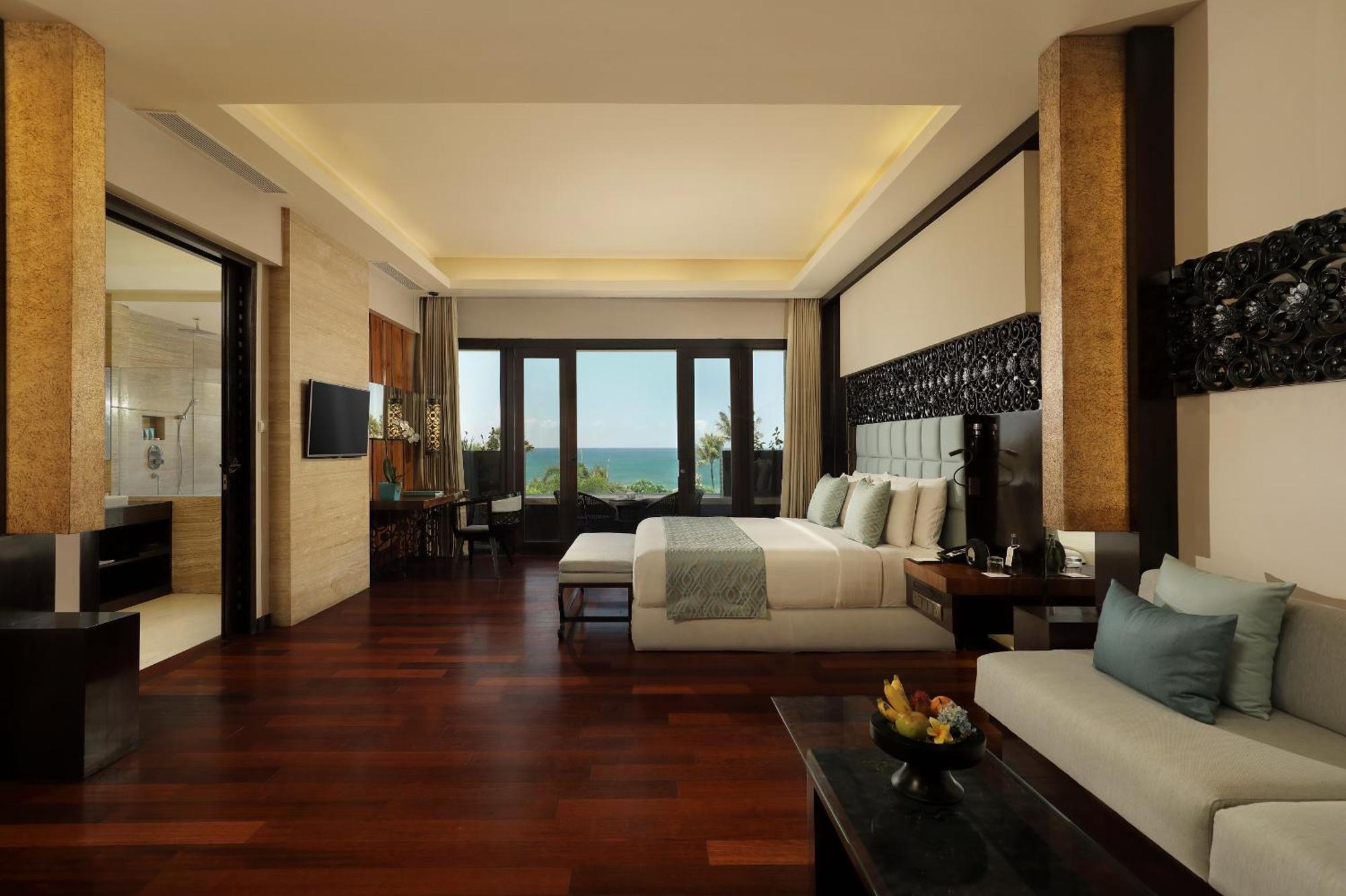 Ocean Suite with Jacuzzi