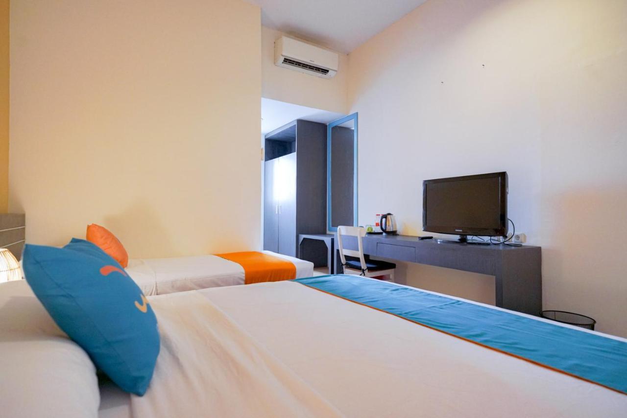 Family Room,1351893472:JPEG