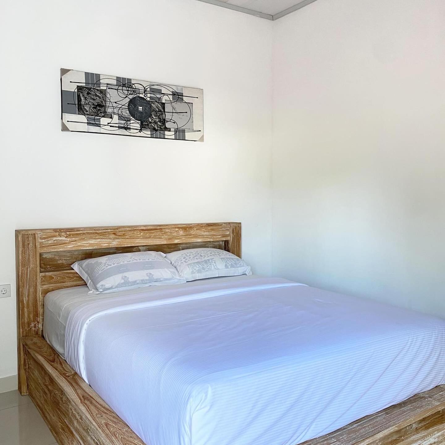 Habitación con cama extragrande.