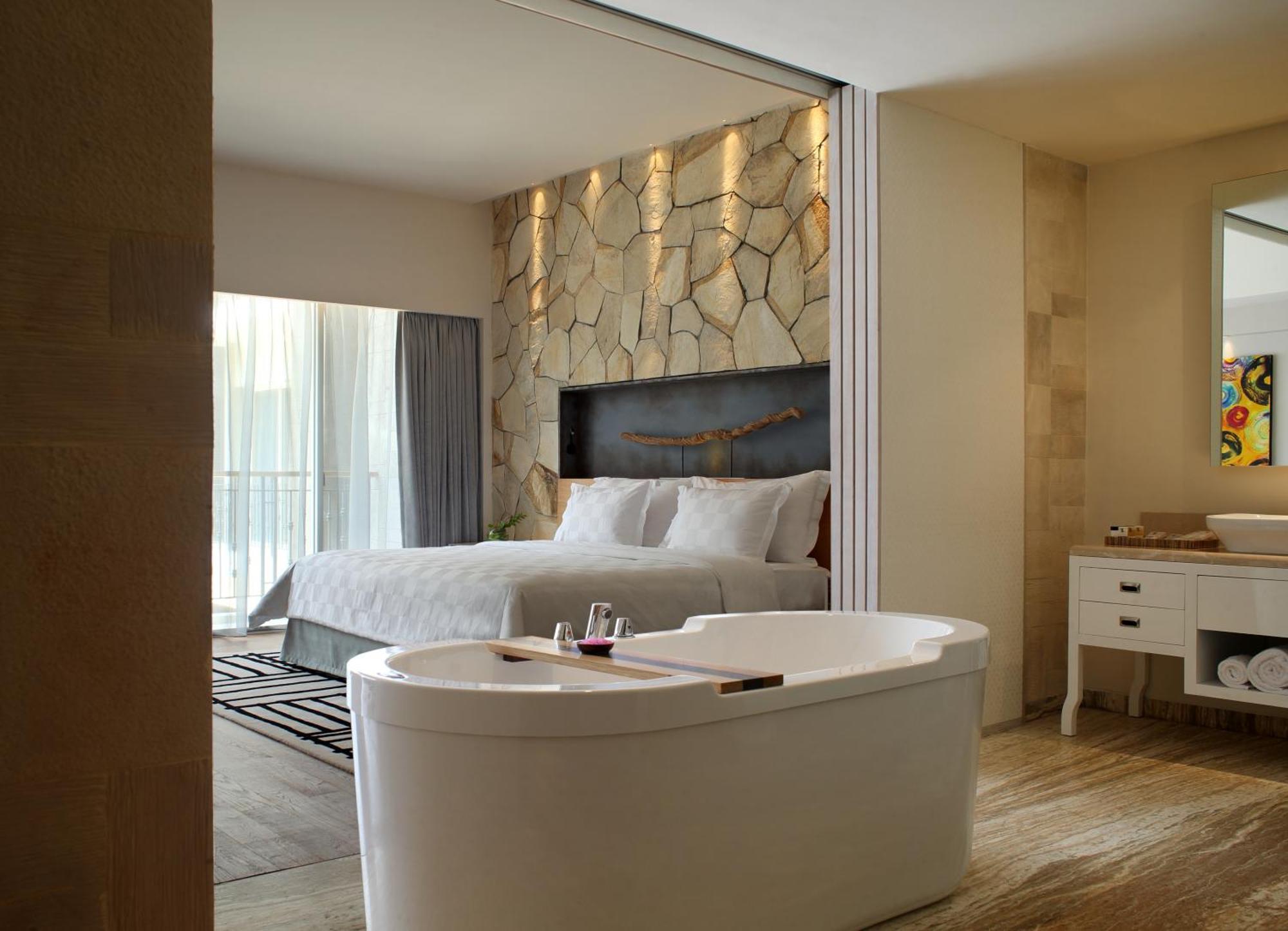 TSand Suite with All Day Breakfast, Daily Restocked Minibar and other Free Benefits