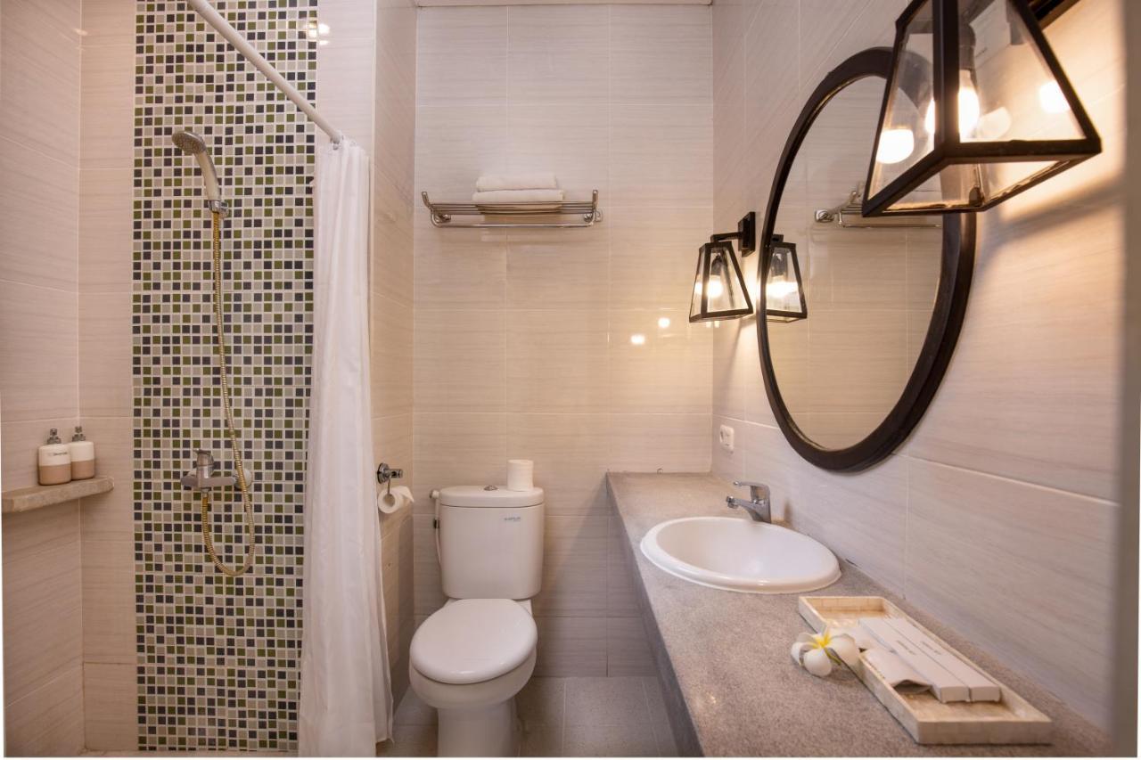 Deluxe Room with Pool View