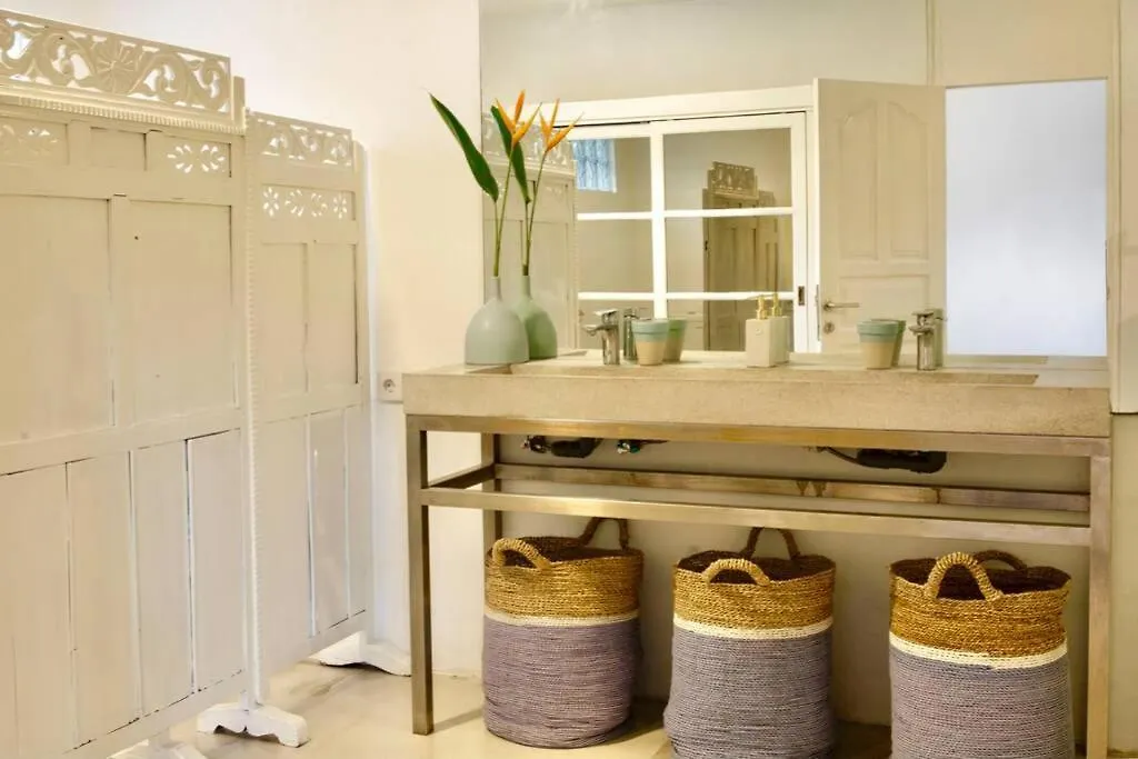 Villa Lola-1