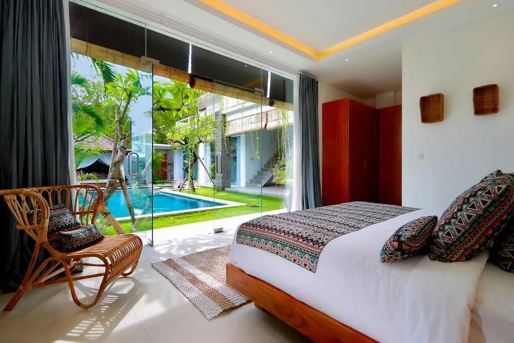 Brand New 7 Bdr Luxurious Villa In Seminyak !-1