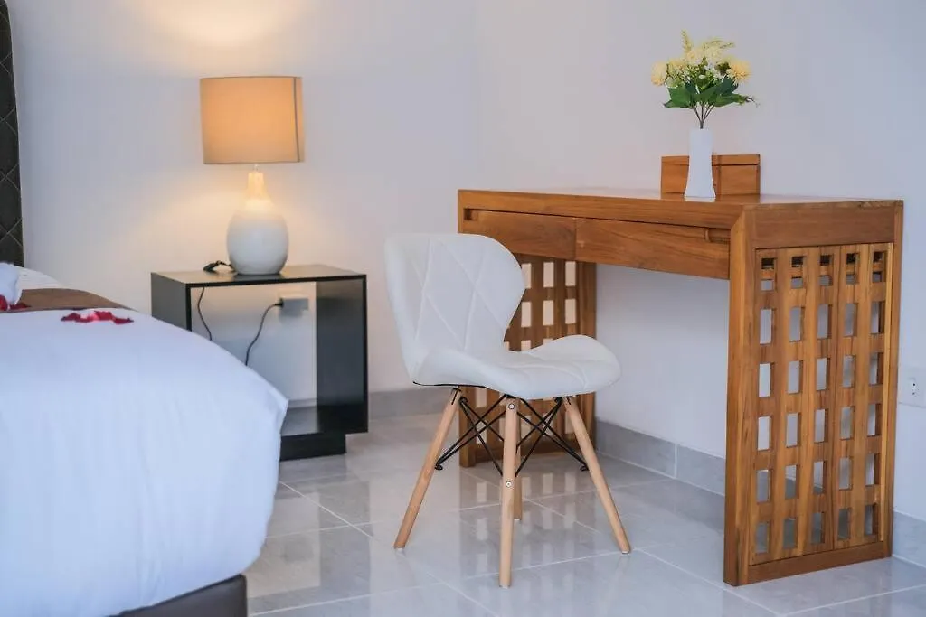 Villa Akmali Seminyak Drupadi 2 Bedrooms W/Pool 5Mins To Beach-1