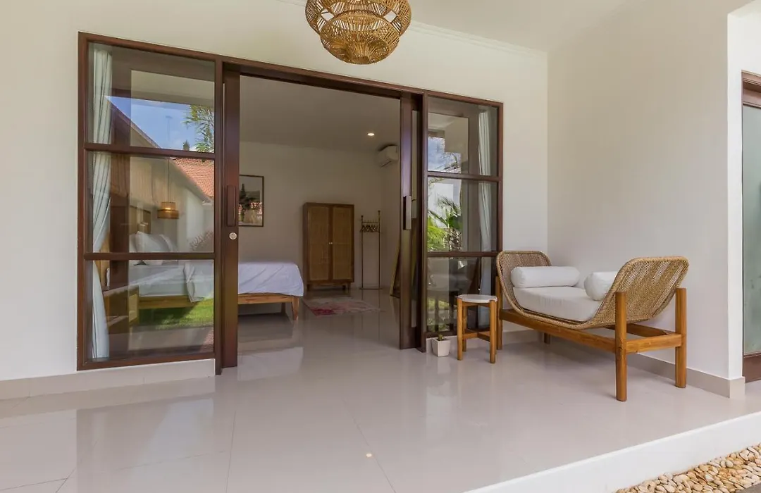 Charming 3 Bedrooms Villa Beach Walking Distance-1