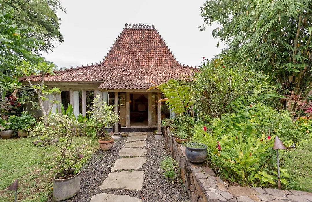 Wahyu Wonderful 4Bd Villa With Huge Garden And 2 Pools-1