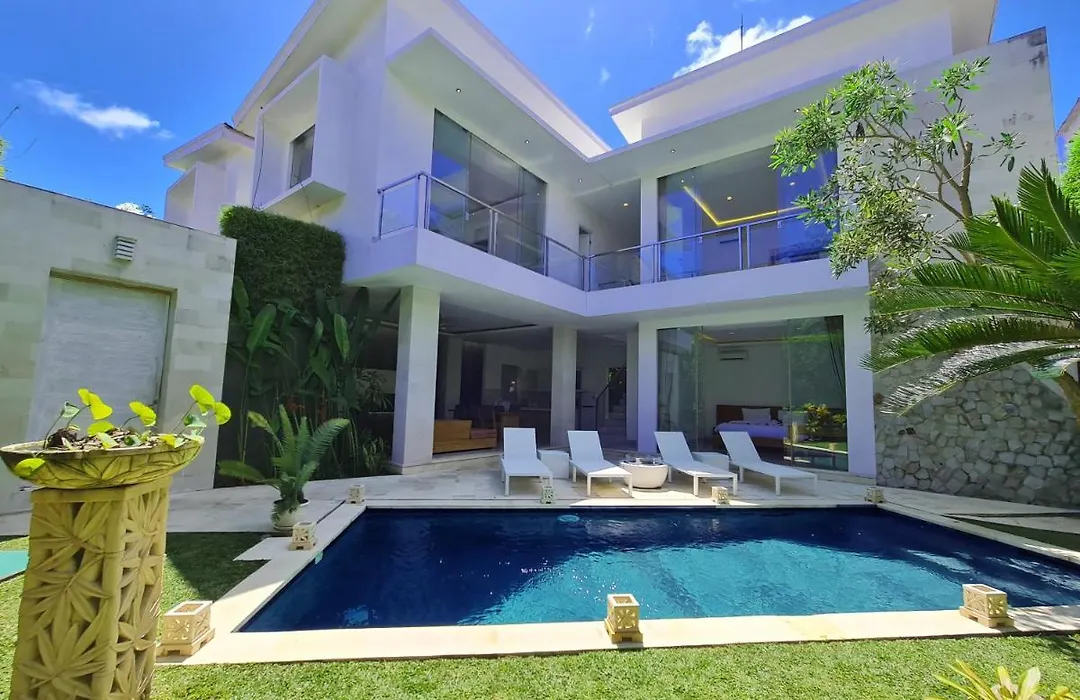Villa Kusamakura Seminyak-1