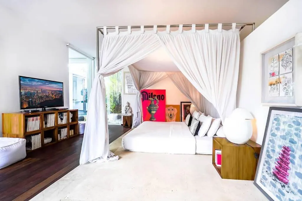 Villa Thilla Central Seminyak Villa 5 Minute Stroll To Kudeta-1