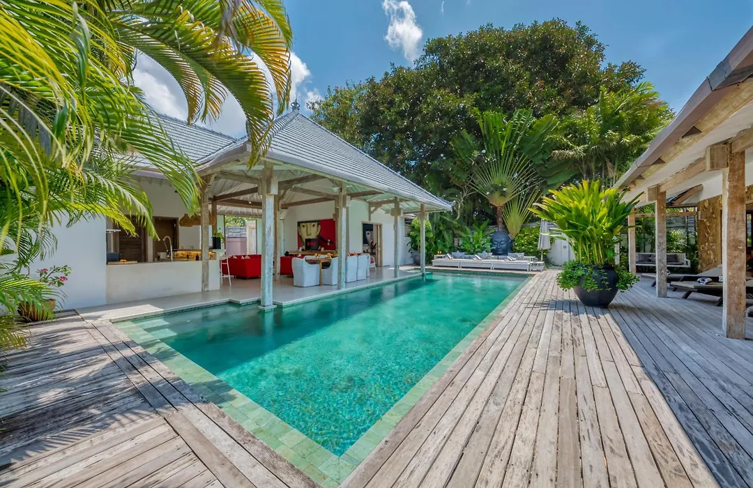 Promo 4 Bd Spacious Villa In Strategic Location-1