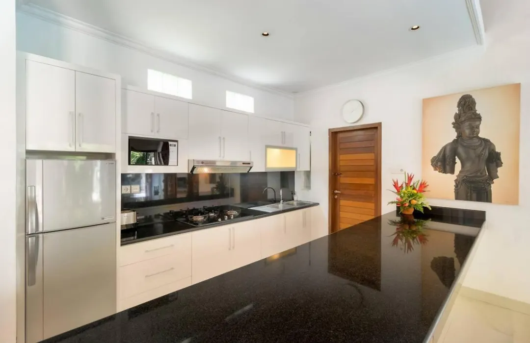 Super Value 3 Bed, Central Seminyak, Walk To Beach-1