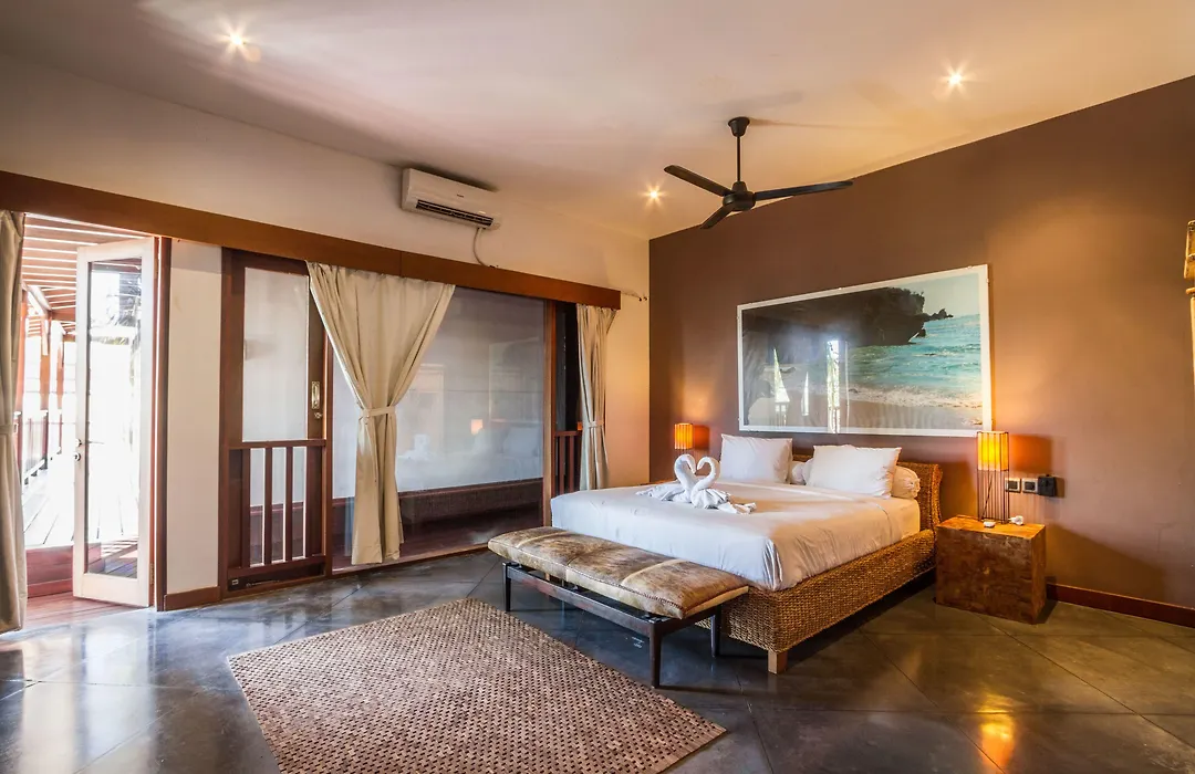 Villa Martine - Fantastic 5Br Villa - Perfect Location In Seminyak-1