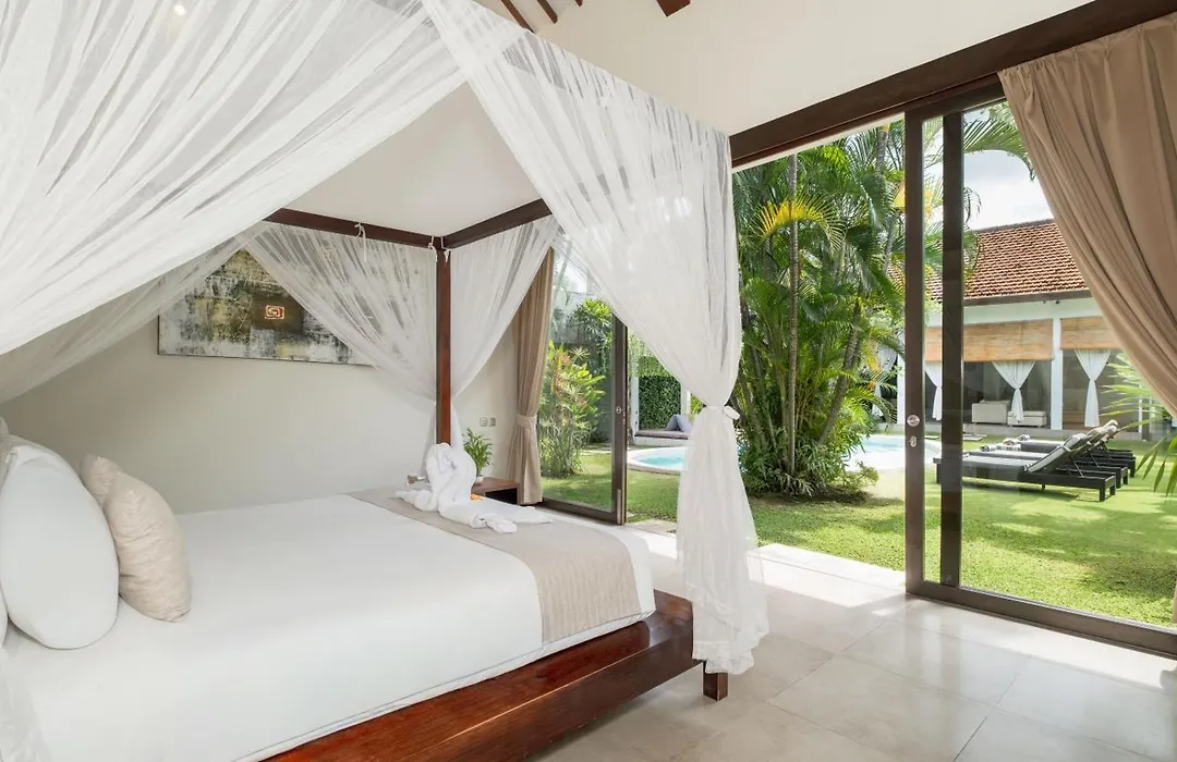 Villa Alice By Villa Finder-1