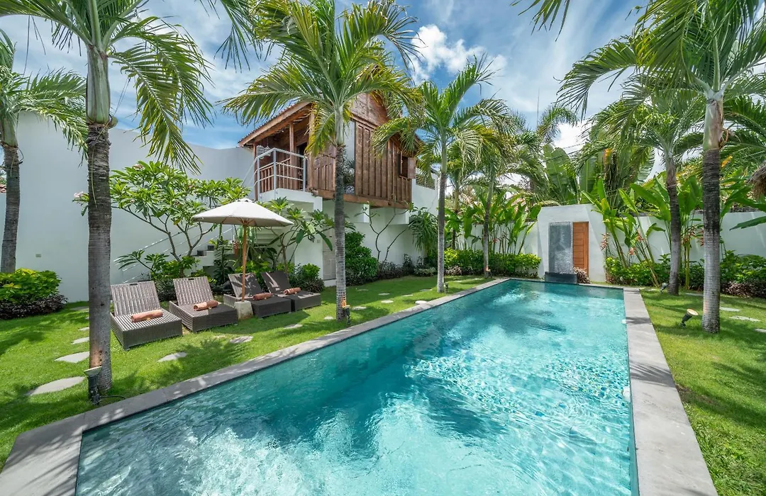 Villa Palm Tree - Huge 4Bd Villa Center Seminyak-1