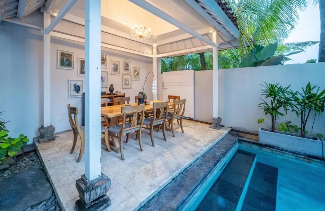 Room & Vespa 4 - Central Seminyak Near Beach-1