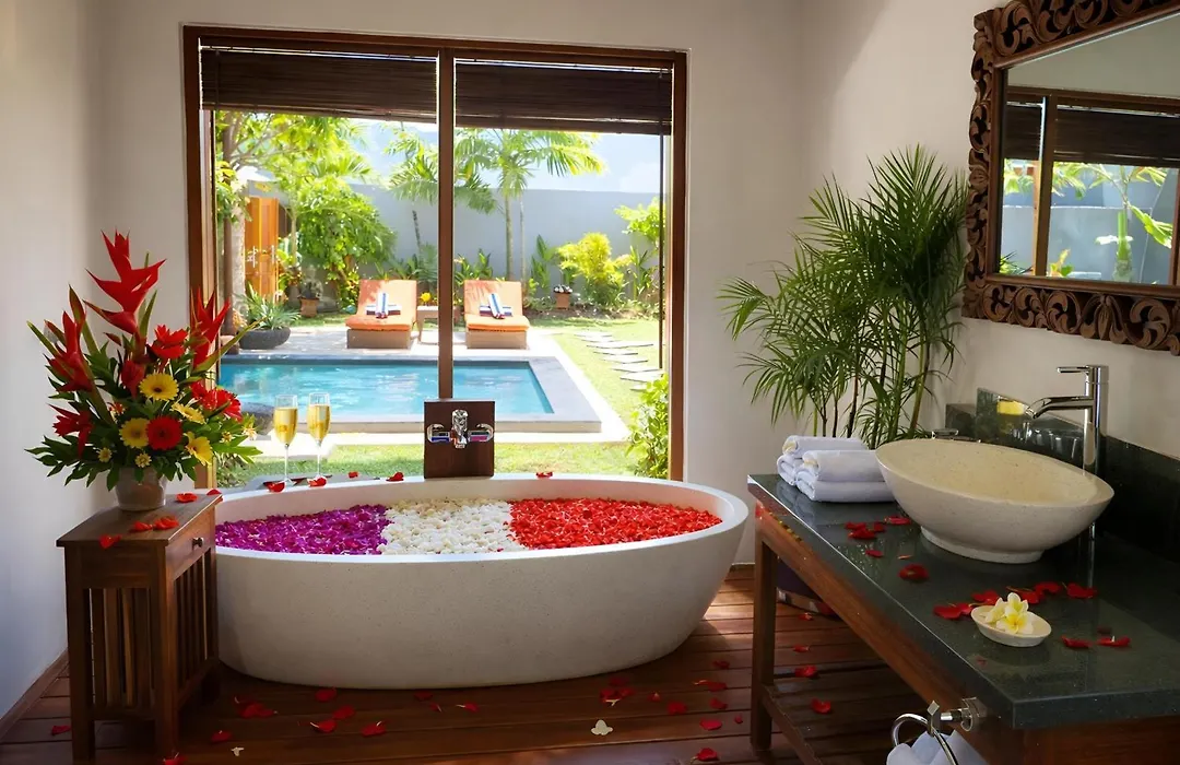 Amaluna III 2Br Private Pool Villa Near Seminyak Center-1