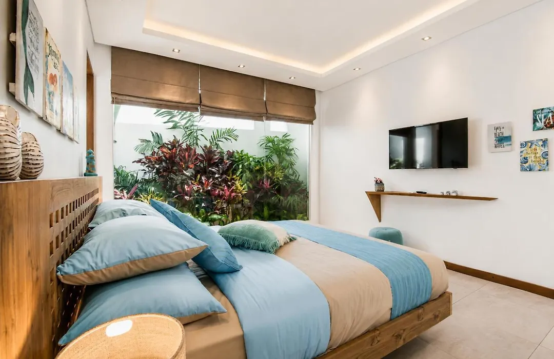 5Br Designer Villa, Walk To Beach, Luxury Leisure-1