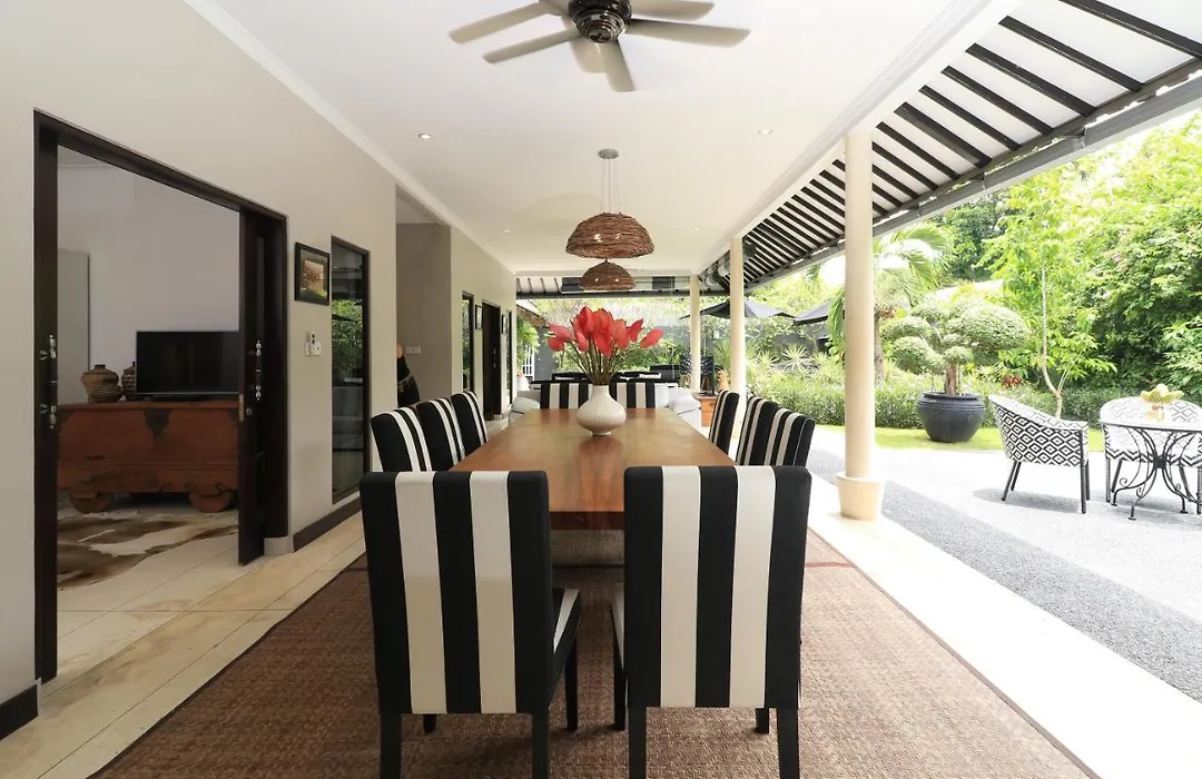 Villa Bloom 1 - 4 Bedrooms, 4 Bathrooms, Private Pool Close To The Beach-1