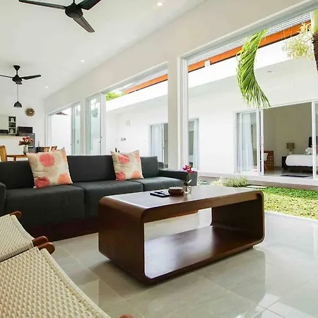 Villa Akmali Seminyak Drupadi 2 Bedrooms W/Pool 5Mins To Beach-3