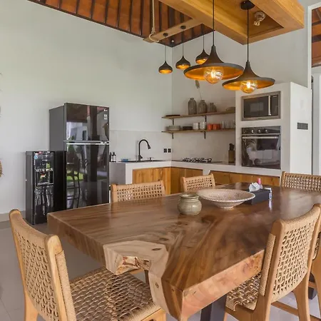 Charming 3 Bedrooms Villa Beach Walking Distance-2