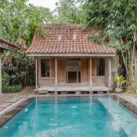Wahyu Wonderful 4Bd Villa With Huge Garden And 2 Pools-3