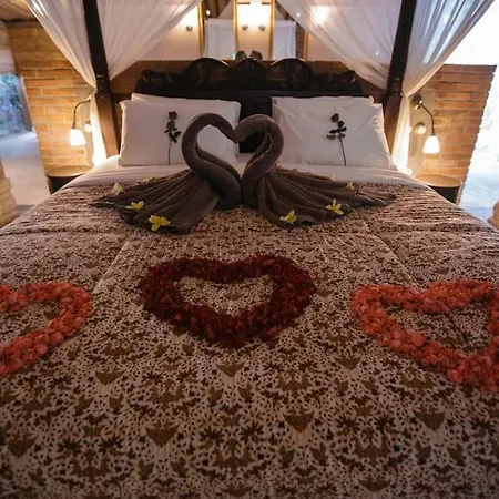 Wahyu Wonderful Private Honeymoon Joglo-3