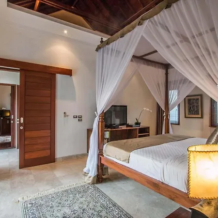 Villa Kalimaya III Beautiful & Luxurious 3-Bedroom Private Villa With Pool 150-Metres To Seminyak Beach-3