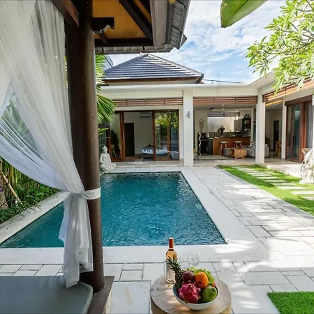 2 Bedrooms Private Pool Villa Seminyak-3