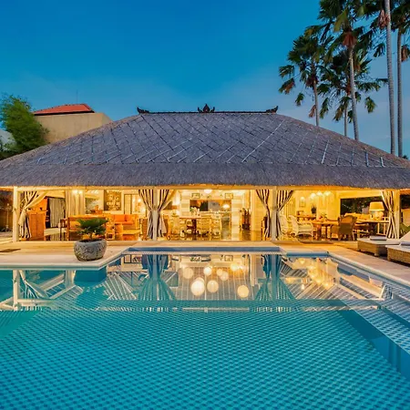 Villa Kalis, 10Br, Sleeps 24, Perfect For Groups, Best Value Seminyak-2