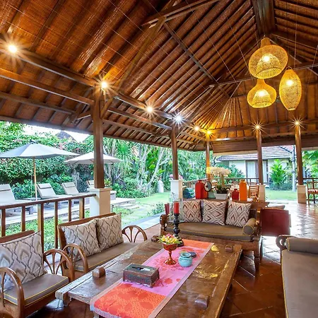 Spacious 4Br Private Estate W-Big Garden And Pool Central Seminyak-3