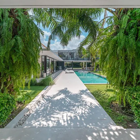 Villa Bull House Amazing 6 Bedrooms Contemporary Villa In Seminyak-3