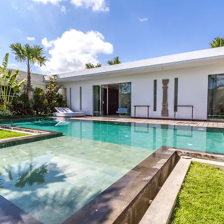 Villa Tira - Elegant 3Br In Central Seminyak-3
