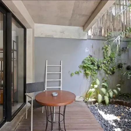 Modern Apartment With Shared Pool - By The Beach-3