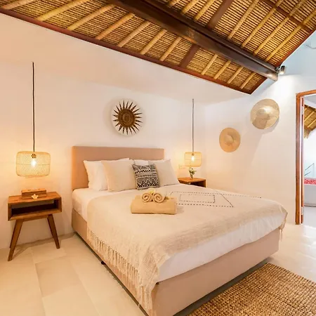 Villa Chandika - 4 Bdr Villa With Private Pool, Walk To The Beach-3
