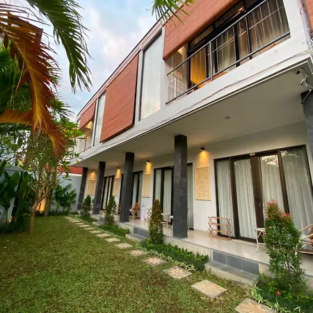 Queens Villa-2
