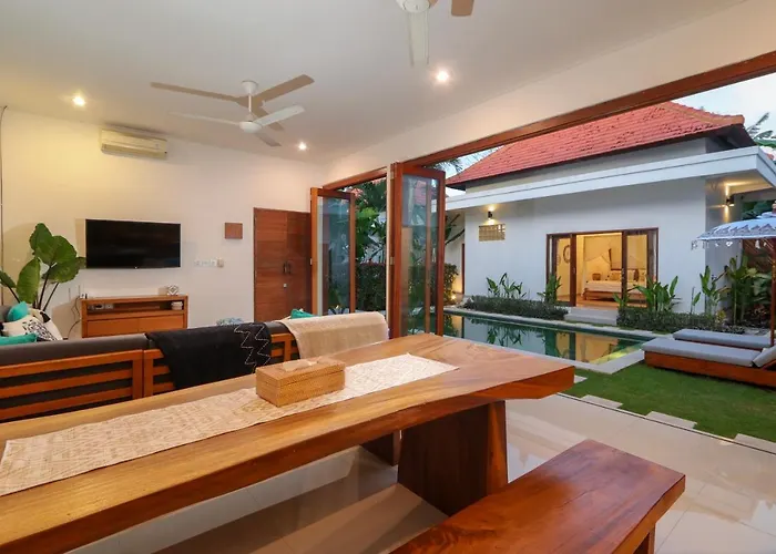 Tuntas Estate - 3 Bedroom Villas With Pools - Central Seminyak