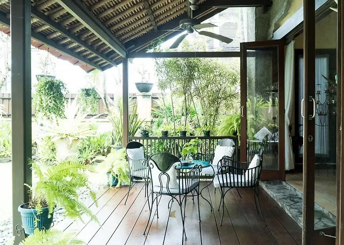 Nirankara Seminyak Villa