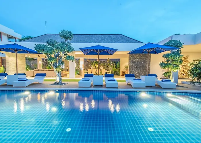 Freedom Villa Seminyak met een Zwembad