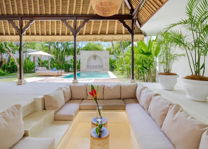 Huisdiervriedelijke Villa Chandika - 4 Bdr Villa With Private Pool, Walk To The Beach Seminyak